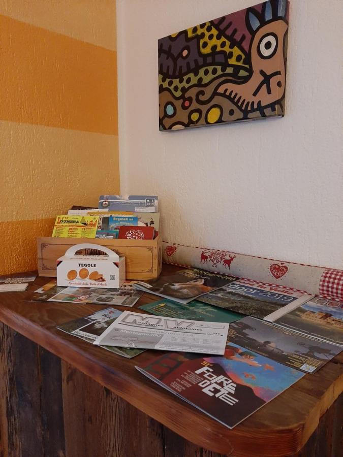 Le Chat Riant Fenis Exterior foto